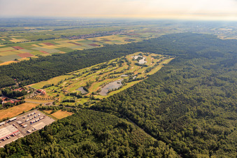 Golfplatz Dreihof aus Nordosten in Essingen im Bundesland Rheinland-Pfalz, Deutschland