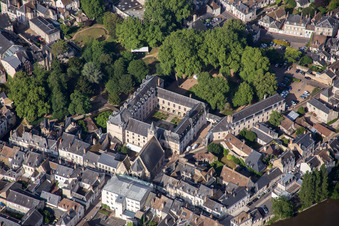 Gebäude des Rathauses der Stadtverwaltung Mairie in Vendome in Centre-Val de Loire in Vendôme im Bundesland Loir-et-Cher, Frankreich