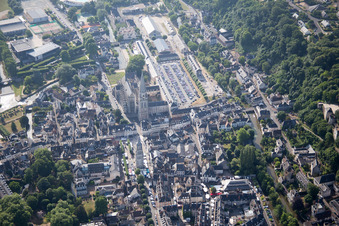 Vendôme im Bundesland Loir-et-Cher, Frankreich von der Drohne aus gesehen