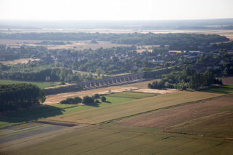 Viadukt bei Vineuil/Loire (F-Centre) im Bundesland Loir-et-Cher, Frankreich
