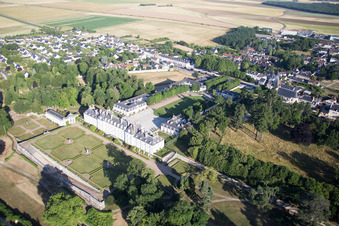 Menars im Bundesland Loir-et-Cher, Frankreich aus der Luft