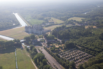 Luftaufnahme von Chambord im Bundesland Loir-et-Cher, Frankreich