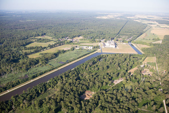 Drohnenbild von Chambord im Bundesland Loir-et-Cher, Frankreich