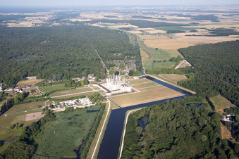 Chambord im Bundesland Loir-et-Cher, Frankreich von einer Drohne aus