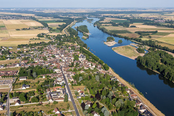 Dorfkern an den Fluß- Uferbereichen der Loire in Saint-Dye-sur-Loire in Centre-Val de Loire in Saint-Dyé-sur-Loire im Bundesland Loir-et-Cher, Frankreich