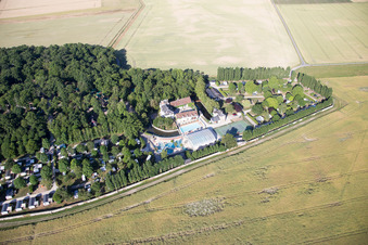 Luftbild von Suèvres, Camping Chateau de la grenouillère im Bundesland Loir-et-Cher, Frankreich