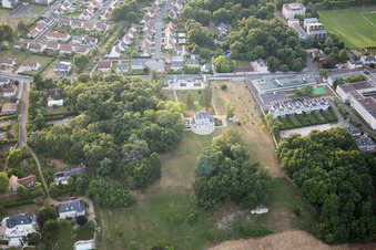 Blois im Bundesland Loir-et-Cher, Frankreich aus der Luft