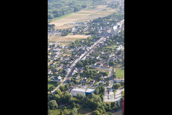 Luftaufnahme von Cléry-Saint-André im Bundesland Loiret, Frankreich