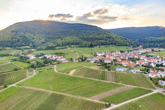 Modenbachstr in Weyher in der Pfalz im Bundesland Rheinland-Pfalz, Deutschland