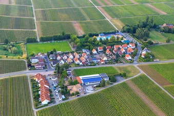Im Damm im Ortsteil Eckel mit P.O.T.H. Metallwaren GmbH in Edesheim im Bundesland Rheinland-Pfalz, Deutschland