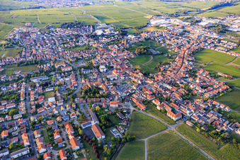 Rhodter Straße x Weinstr in Edenkoben im Bundesland Rheinland-Pfalz, Deutschland