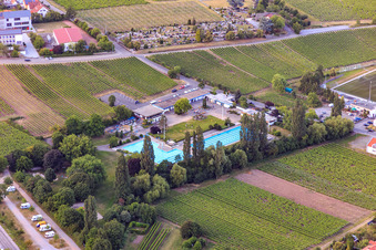 Hambacher Schwimmbad e.V im Ortsteil Hambach an der Weinstraße in Neustadt an der Weinstraße im Bundesland Rheinland-Pfalz, Deutschland