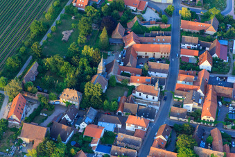 Protestantische Pfarrkirche in Kleinfischlingen im Bundesland Rheinland-Pfalz, Deutschland