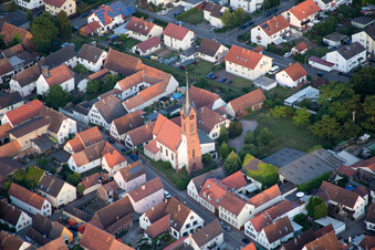 Luftbild von Ortsteil Niederhochstadt in Hochstadt im Bundesland Rheinland-Pfalz, Deutschland