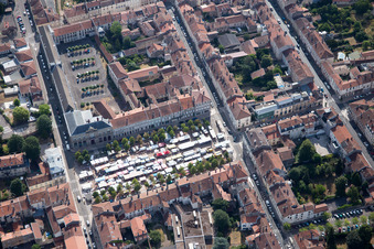 Schrägluftbild von Lunéville im Bundesland Meurthe-et-Moselle, Frankreich