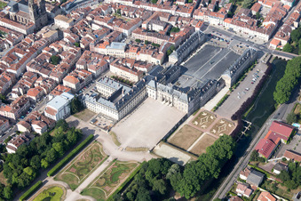 Lunéville im Bundesland Meurthe-et-Moselle, Frankreich aus der Luft betrachtet