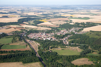 Dorfansicht in Thiaucourt-Regniéville im Bundesland Meurthe-et-Moselle, Frankreich