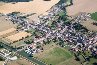 Lacroix-sur-Meuse, Frankreich aus der Luft