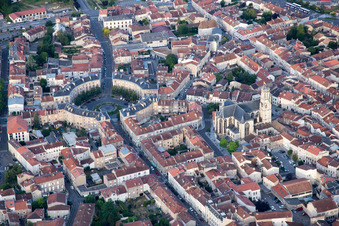 Toul im Bundesland Meurthe-et-Moselle, Frankreich aus der Luft betrachtet