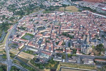 Drohnenbild von Toul im Bundesland Meurthe-et-Moselle, Frankreich
