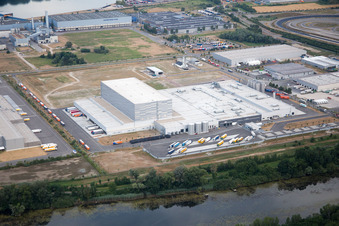 Schrägluftbild von Wörth am Rhein, Industriegebiet Oberwald im Bundesland Rheinland-Pfalz, Deutschland