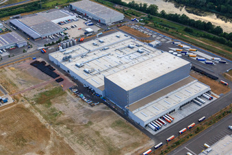 Pfälzer Erfrischungsgetränke GmbH in Wörth am Rhein im Bundesland Rheinland-Pfalz, Deutschland aus der Luft