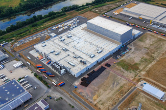 Pfälzer Erfrischungsgetränke GmbH in Wörth am Rhein im Bundesland Rheinland-Pfalz, Deutschland aus der Drohnenperspektive
