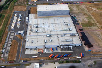 Schrägluftbild von Pfälzer Erfrischungsgetränke GmbH in Wörth am Rhein im Bundesland Rheinland-Pfalz, Deutschland