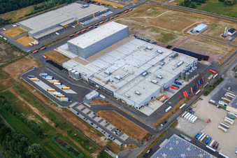 Pfälzer Erfrischungsgetränke GmbH in Wörth am Rhein im Bundesland Rheinland-Pfalz, Deutschland vom Flugzeug aus