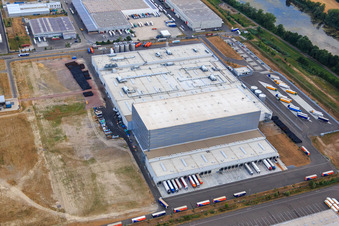 Pfälzer Erfrischungsgetränke GmbH in Wörth am Rhein im Bundesland Rheinland-Pfalz, Deutschland aus der Luft betrachtet