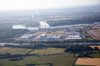 Luftbild von Wörth am Rhein, Industriegebiet Oberwald im Bundesland Rheinland-Pfalz, Deutschland