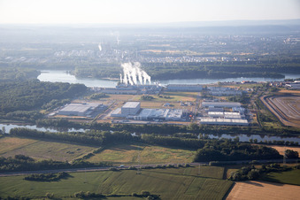 Luftaufnahme von Wörth am Rhein, Industriegebiet Oberwald im Bundesland Rheinland-Pfalz, Deutschland