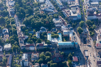 Baustelle mit Tunnelführungsarbeiten für die Streckenführung und den Verlauf der U-Strab am Kaiserplatz/Mühlburger Tor in Karlsruhe im Ortsteil Innenstadt-West im Bundesland Baden-Württemberg, Deutschland