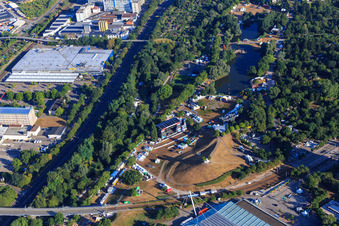 Mount Klotz bei Das Fest in der Günther Klotz Anlage im Ortsteil Südweststadt in Karlsruhe im Bundesland Baden-Württemberg, Deutschland von oben