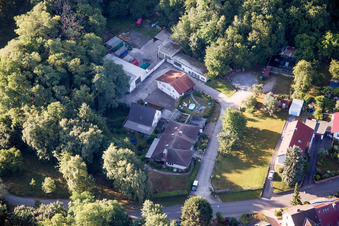 Grünwettersbach,Hohenwettersbacherstraße 38 , "offene Jugendwerkstatt Karlsruhe" am Steinbruch im Bundesland Baden-Württemberg, Deutschland von oben gesehen
