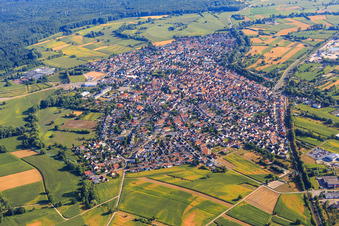 Stadtansicht aus Süden in Hagenbach im Bundesland Rheinland-Pfalz, Deutschland