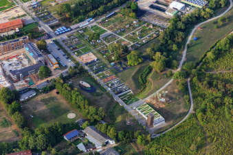 Aussichtsturm der Gartenschau und Ökumenischer Kirchenpavillon für die Landesgartenschau 2015 in Landau in der Pfalz im Bundesland Rheinland-Pfalz, Deutschland