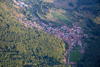 Luftbild von Ortsteil Gräfenhausen in Annweiler am Trifels im Bundesland Rheinland-Pfalz, Deutschland