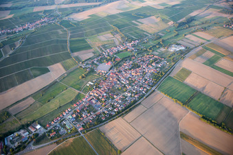 Drohnenbild von Ortsteil Kapellen in Kapellen-Drusweiler im Bundesland Rheinland-Pfalz, Deutschland