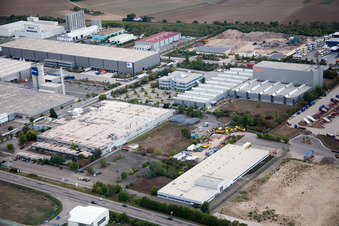 Luftaufnahme von Worms, Industriegebiet Nord am Rhein im Bundesland Rheinland-Pfalz, Deutschland