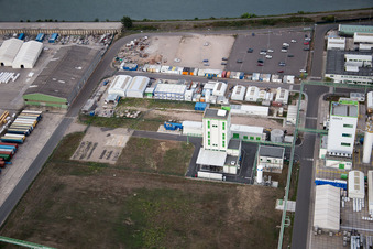 Worms, Industriegebiet Nord am Rhein im Bundesland Rheinland-Pfalz, Deutschland aus der Luft betrachtet