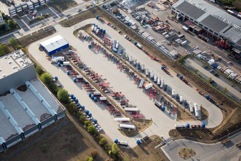 Worms, Industriegebiet Im Langgewan, Spedition Kube & Kubenz im Bundesland Rheinland-Pfalz, Deutschland vom Flugzeug aus