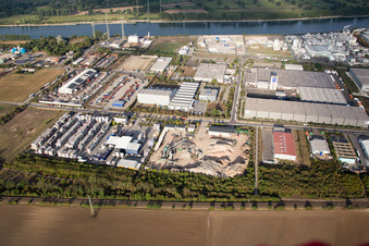 Worms, Industriegebiet Im Langgewan, Spedition Kube & Kubenz im Bundesland Rheinland-Pfalz, Deutschland vom Flugzeug aus