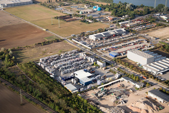 Drohnenaufname von Worms, Industriegebiet Im Langgewan, Spedition Kube & Kubenz im Bundesland Rheinland-Pfalz, Deutschland