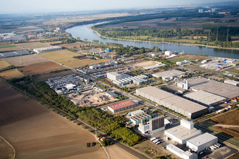 Luftbild von Worms, Industriegebiet Nord am Rhein im Bundesland Rheinland-Pfalz, Deutschland