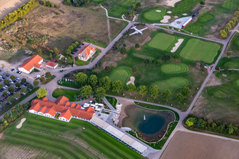 Drohnenbild von Gelände des Golfplatz Golfpark Biblis-Wattenheim *****GOLF absolute in Wattenheim im Ortsteil Nordheim im Bundesland Hessen, Deutschland