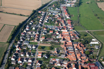 Ortsteil Kapellen in Kapellen-Drusweiler im Bundesland Rheinland-Pfalz, Deutschland von einer Drohne aus