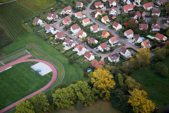 Altenstadt (Elsaß) in Wissembourg im Bundesland Bas-Rhin, Frankreich vom Flugzeug aus