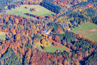 Luftaufnahme von Jagdschloss Eulbach und Forsthaus Eulbach am Englischer Garten Eulbach im Ortsteil Würzberg in Michelstadt im Bundesland Hessen, Deutschland