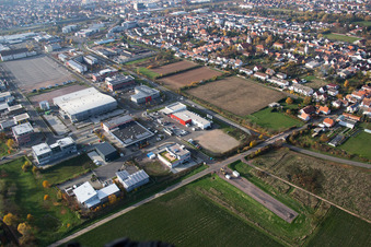 Drohnenaufname von Ortsteil Queichheim in Landau in der Pfalz im Bundesland Rheinland-Pfalz, Deutschland